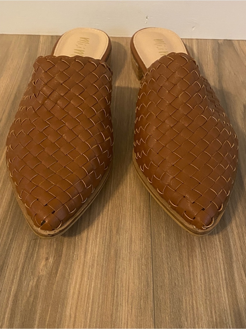 Mi.iM ladies 7.5 leather mules MiiM slip on tan shoes - Picture 5 of 9